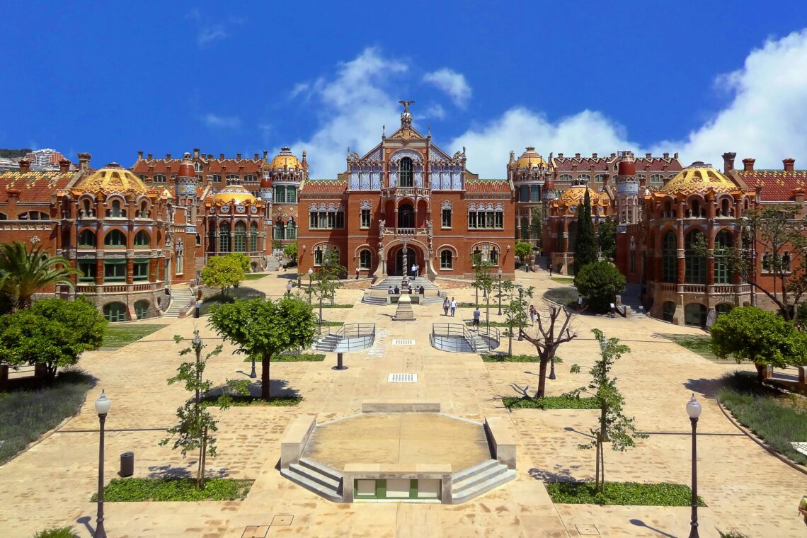 The ultimate guide to barcelona’s architecture and landmarks to visit