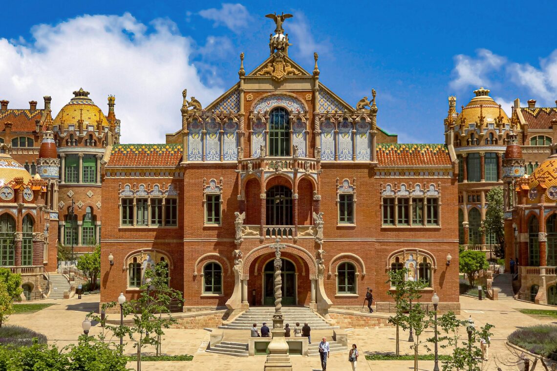The ultimate guide to barcelona’s architecture and landmarks to visit