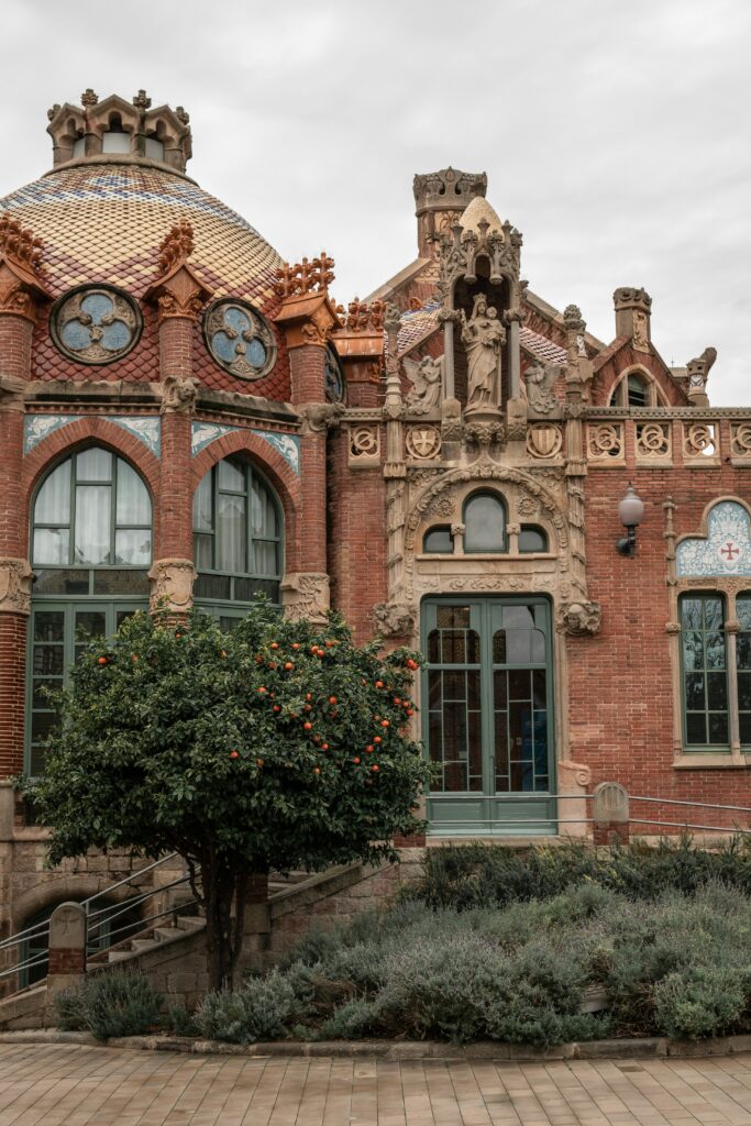 The ultimate guide to barcelona’s architecture and landmarks to visit