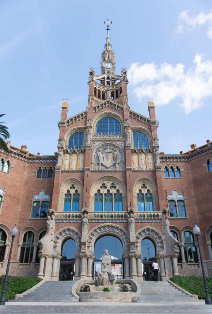 The ultimate guide to barcelona’s architecture and landmarks to visit