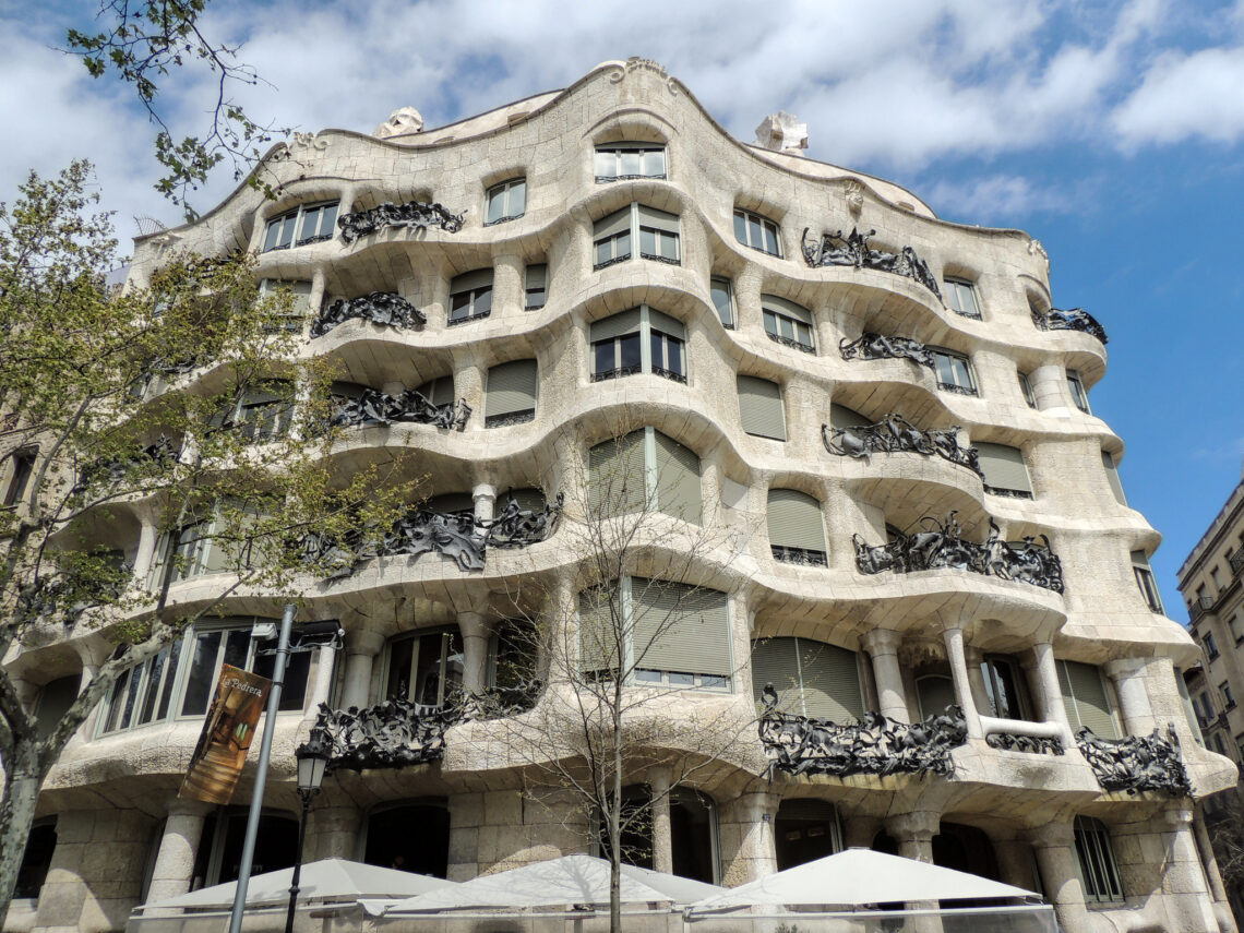 The ultimate guide to barcelona’s architecture and landmarks to visit