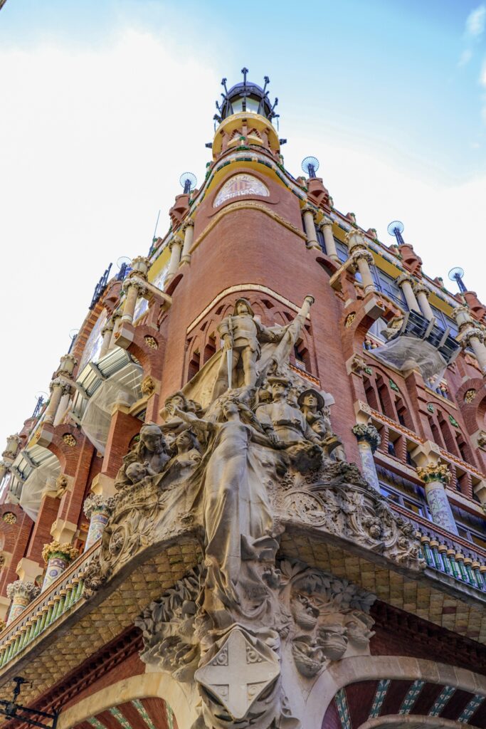 The ultimate guide to barcelona’s architecture and landmarks to visit