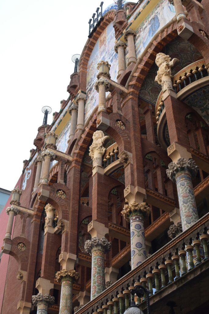 The ultimate guide to barcelona’s architecture and landmarks to visit