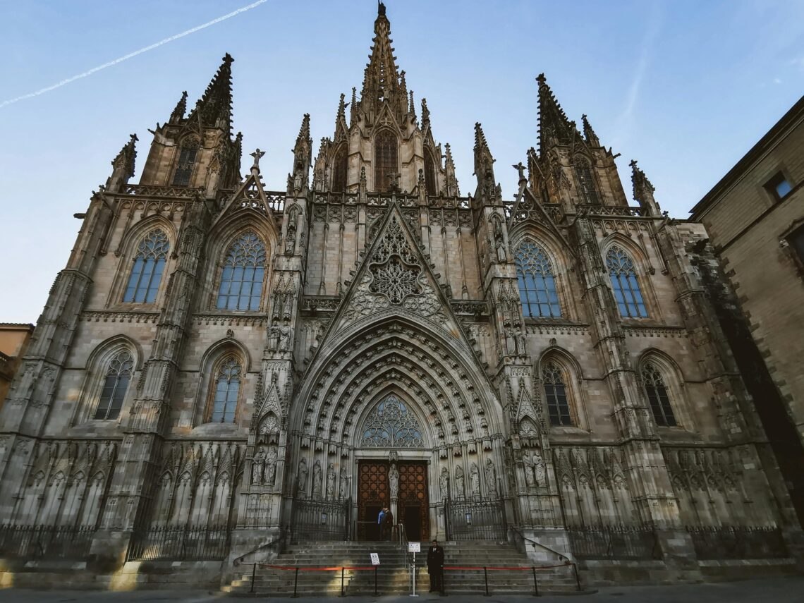 The ultimate guide to barcelona’s architecture and landmarks to visit