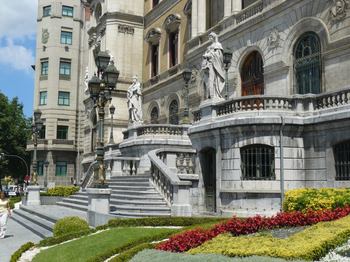 The ultimate guide to bilbao’s architecture and landmarks to visit