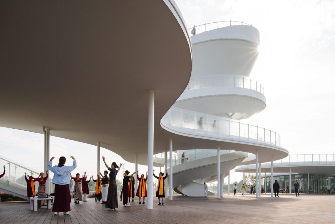 Lujiatan Wetland Park Commercial Service Center / Muda-Architects 15 Lujiatan wetland park commercial service center / muda-architects