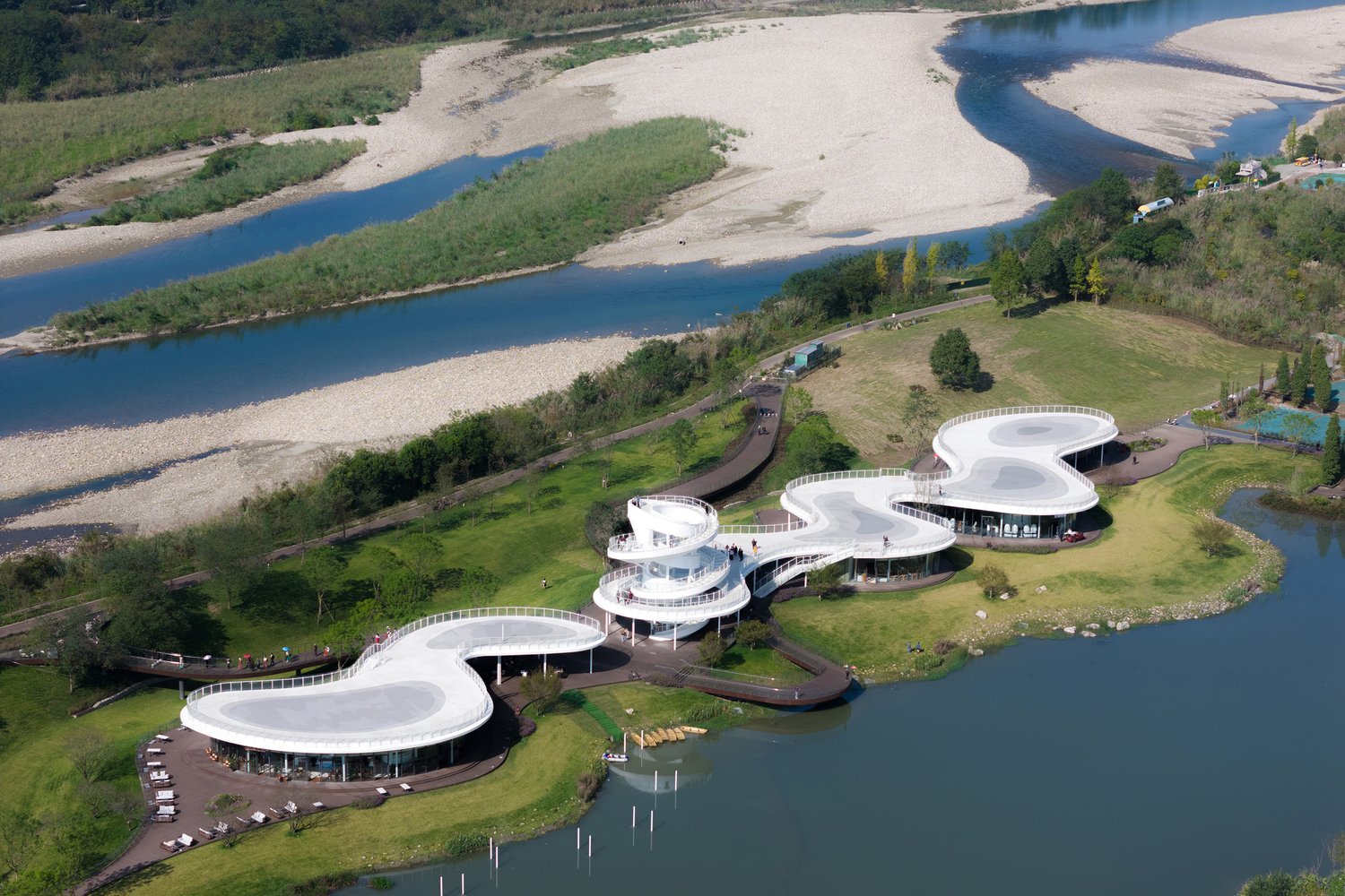 Default Lujiatan wetland park commercial service center / muda-architects