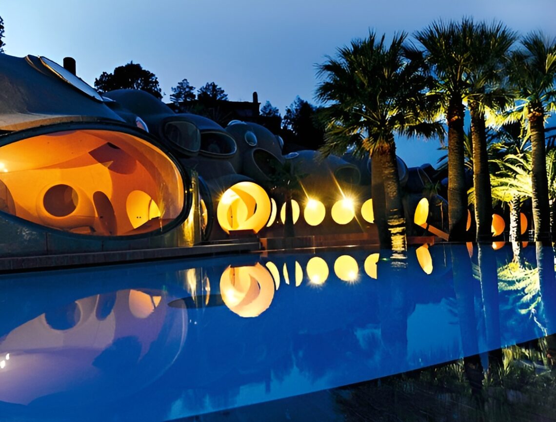 Palais Bulles / Antti Lovag | Classics On Architecture Lab 36 Palais bulles / antti lovag | classics on architecture lab