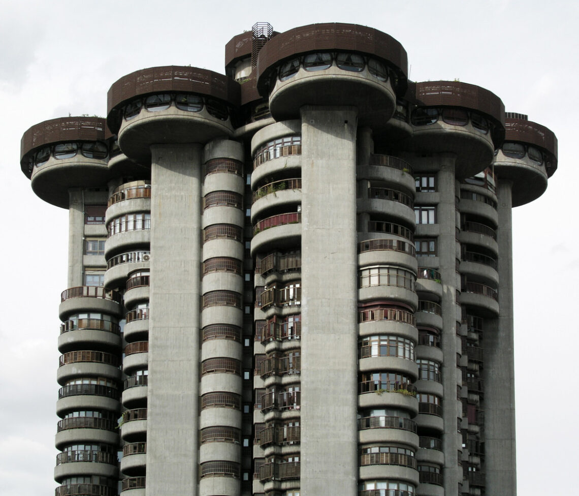 Torre Blancas / Francisco Javier Sáenz De Oiza | Classics On Architecture Lab 1 Torre blancas / francisco javier sáenz de oiza | classics on architecture lab