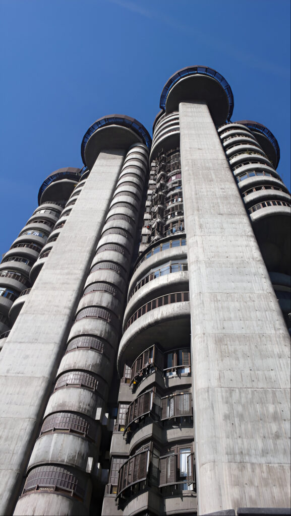 Torre Blancas / Francisco Javier Sáenz De Oiza | Classics On Architecture Lab 32 Torre blancas / francisco javier sáenz de oiza | classics on architecture lab