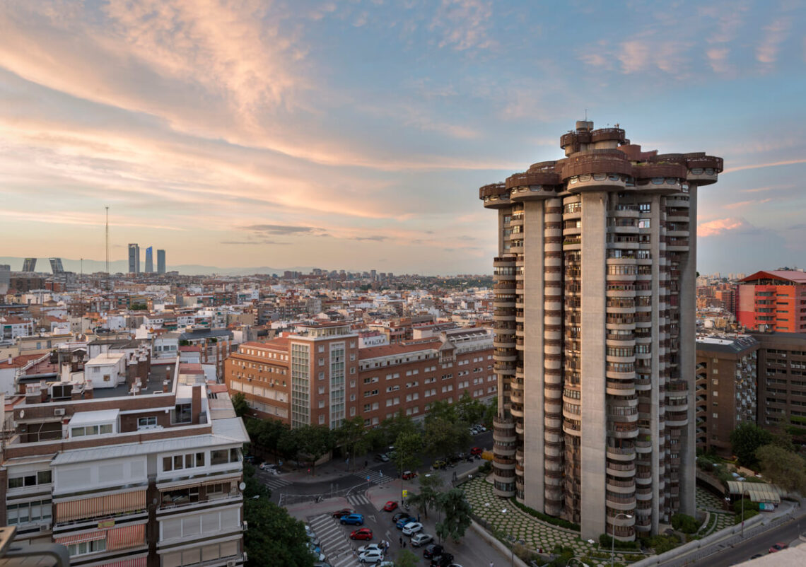 Torre Blancas / Francisco Javier Sáenz De Oiza | Classics On Architecture Lab 57 Torre blancas / francisco javier sáenz de oiza | classics on architecture lab