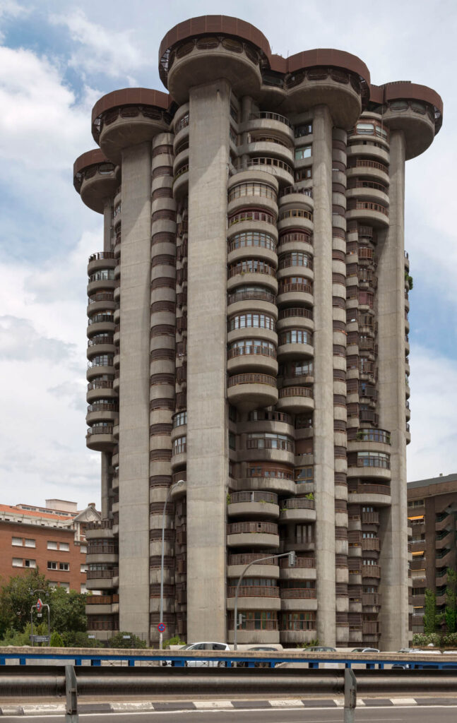 Torre Blancas / Francisco Javier Sáenz De Oiza | Classics On Architecture Lab 24 Torre blancas / francisco javier sáenz de oiza | classics on architecture lab