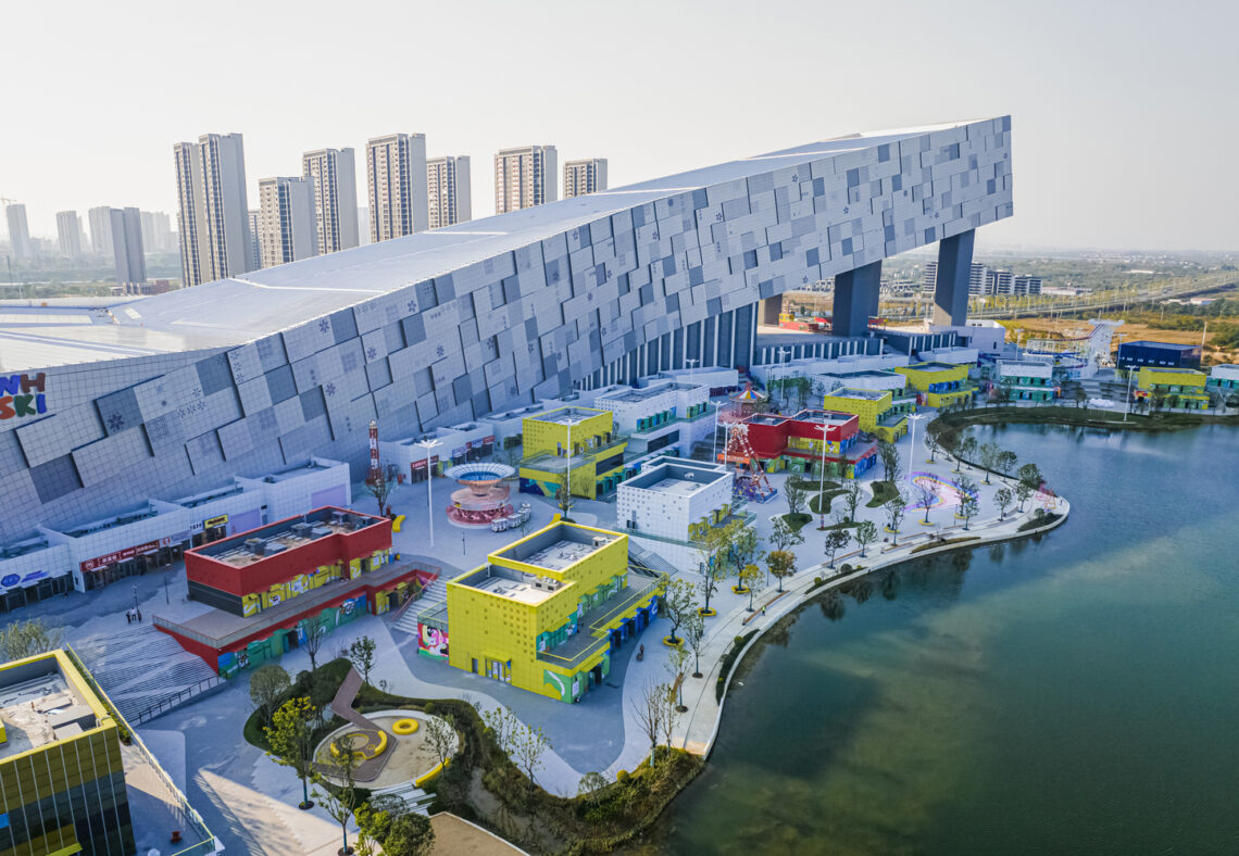 Wuhan ski resort / clou architects
