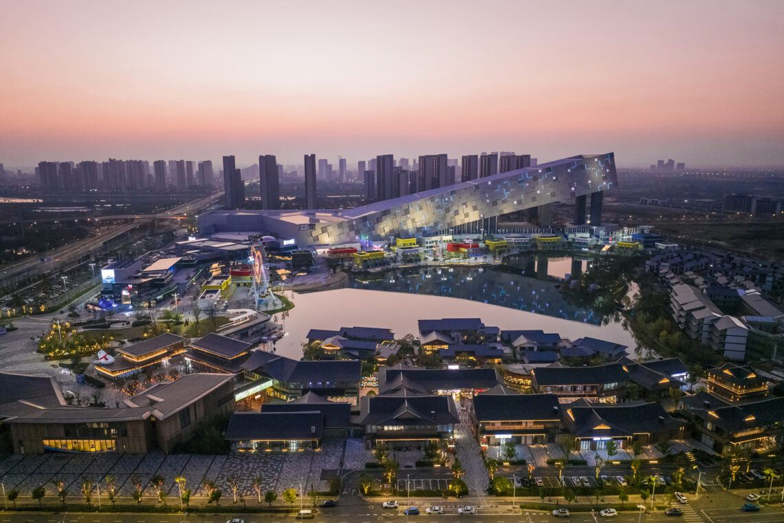 Wuhan ski resort / clou architects