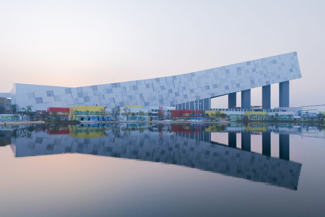 Wuhan ski resort / clou architects
