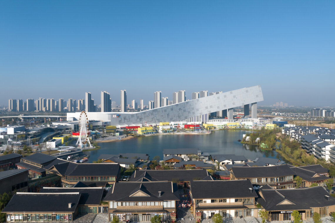 Wuhan ski resort / clou architects