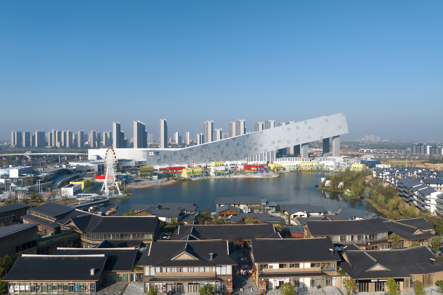 Wuhan ski resort / clou architects
