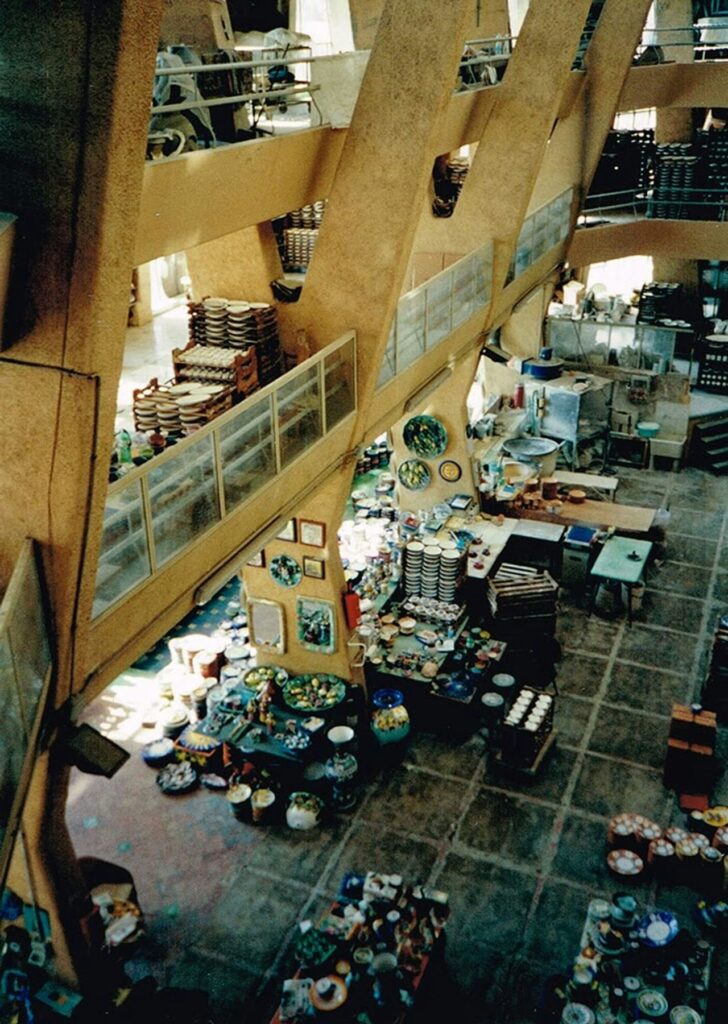Paolo Soleri: Biography, Works, Awards 80 Solimene ceramics factory 8