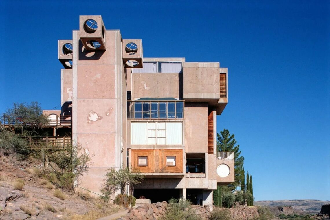 Paolo Soleri: Biography, Works, Awards 50 © xavier de jaureguiberry
