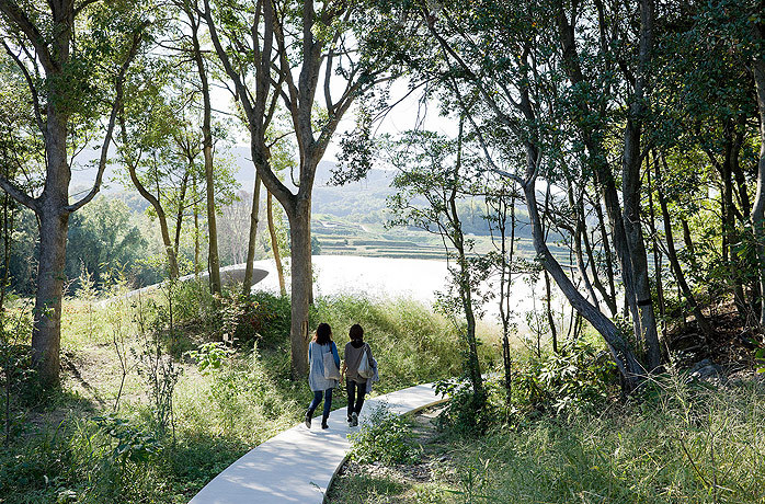 Ryue Nishizawa: Biography, Works, Awards 140 1311025619 10teshima museum rna 5072
