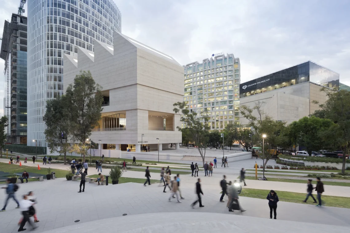 David Chipperfield: Biography, Works, Awards 66 886 dca museo jumex iwan baan 01 3580431e48aedf97