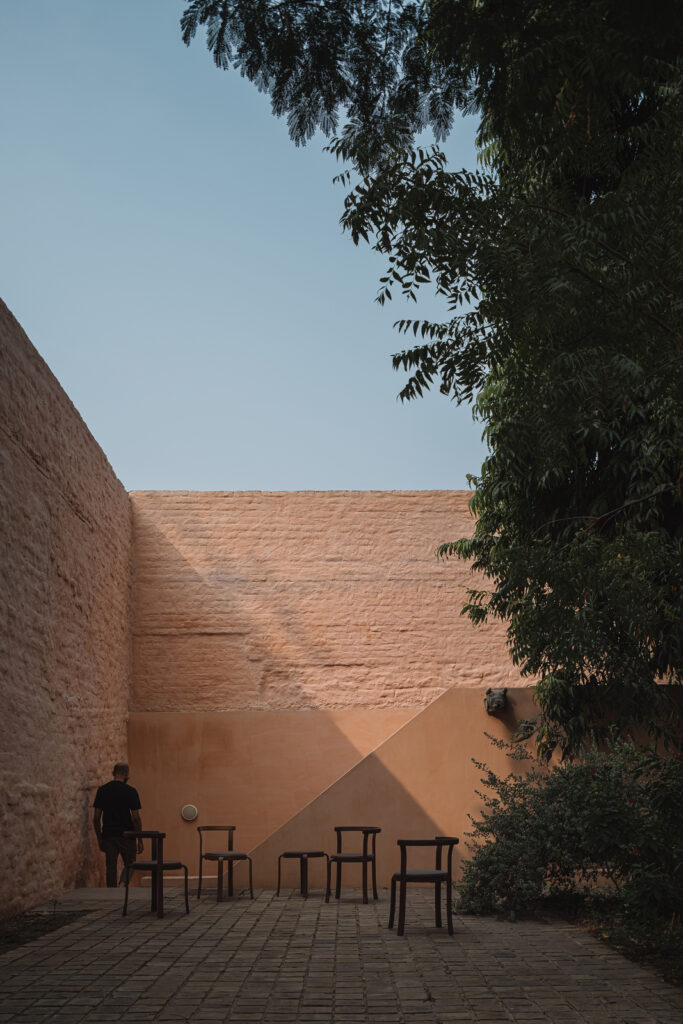 Mana Workplace/ Iksoi Studio 1 Mana / iksoi studio