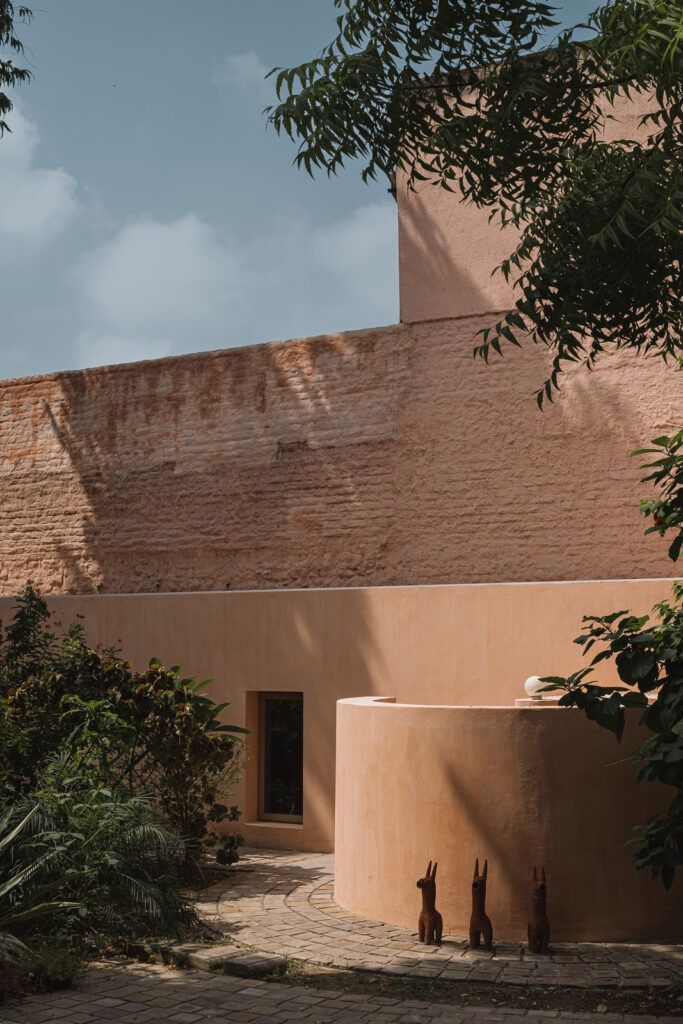 Mana Workplace/ Iksoi Studio 10 Mana / iksoi studio