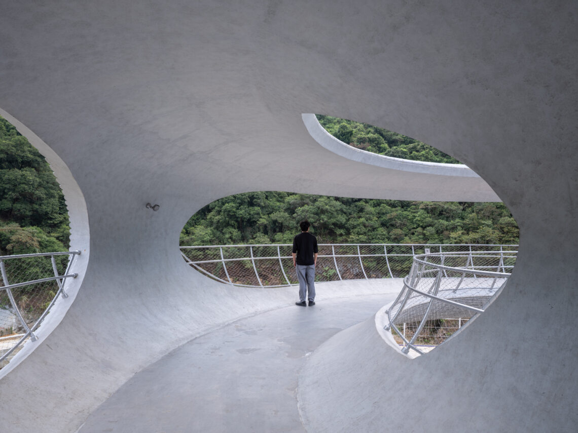 Resting loop with views / hcch studio