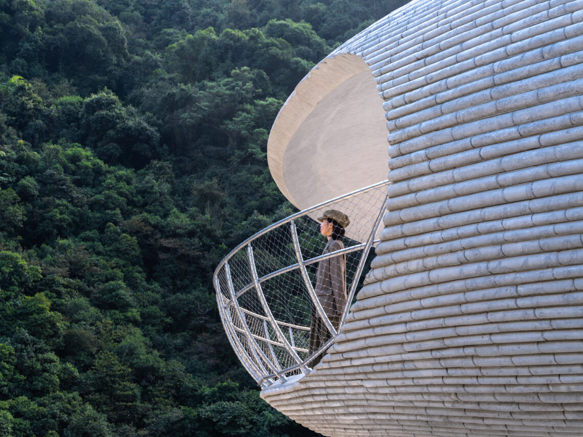 Resting loop with views / hcch studio