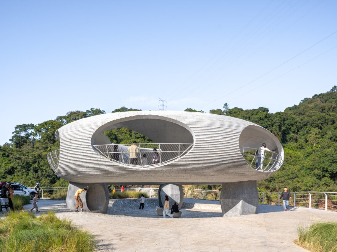 Resting loop with views / hcch studio
