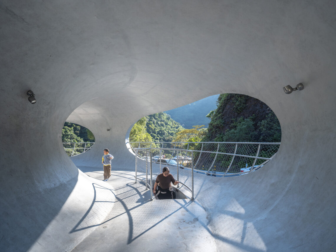 Resting loop with views / hcch studio