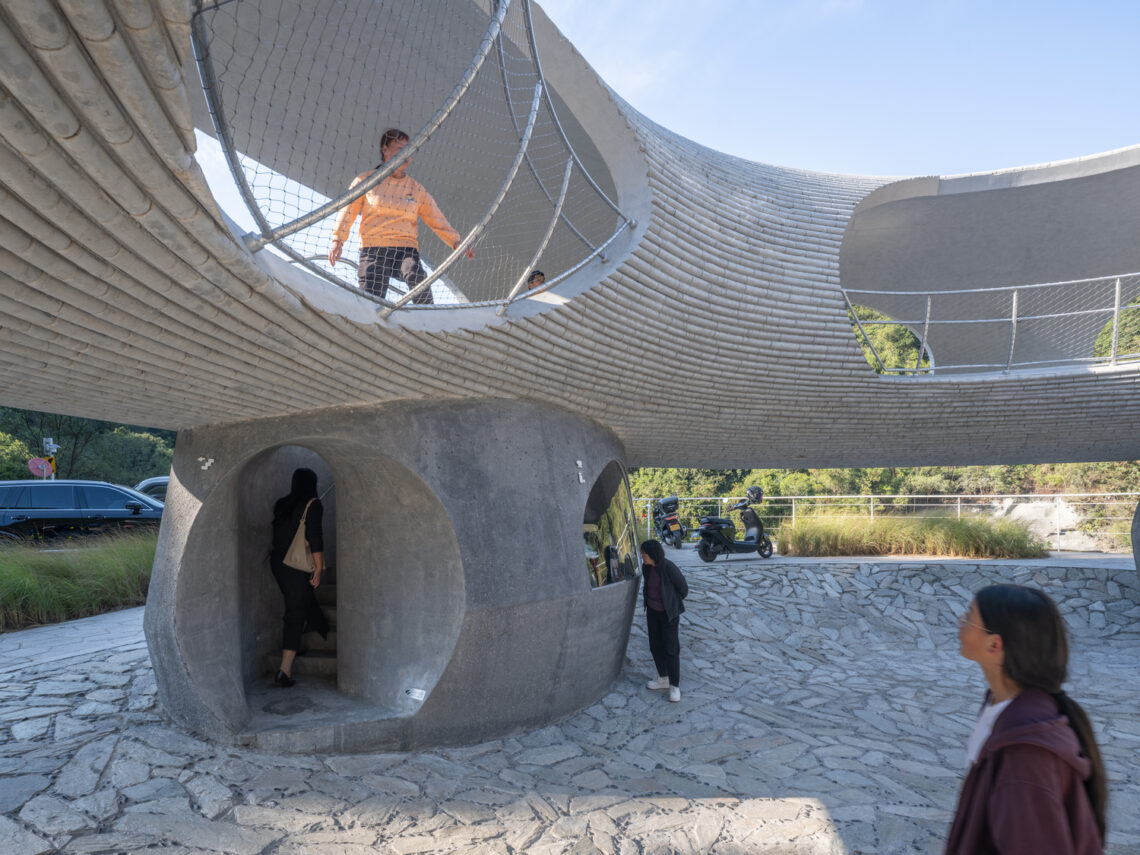 Resting loop with views / hcch studio