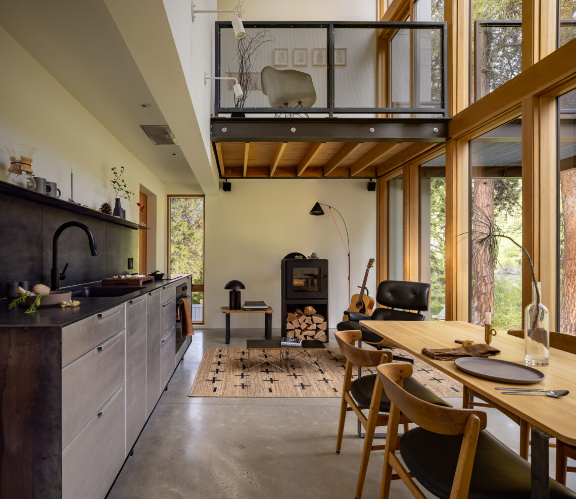 Wenatchee river cabin / wittman estes