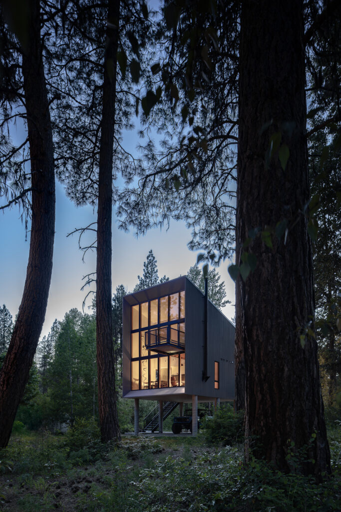 Wenatchee river cabin / wittman estes