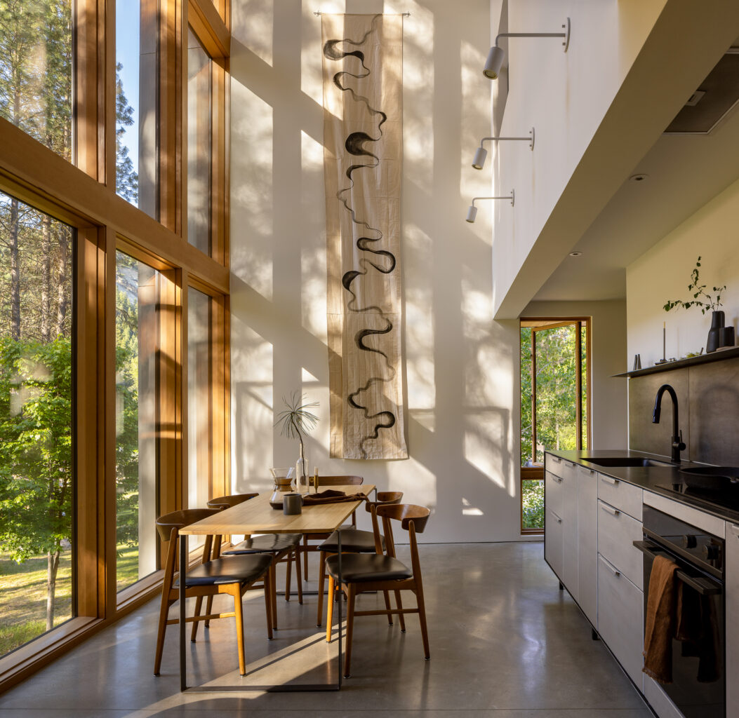 Wenatchee river cabin / wittman estes
