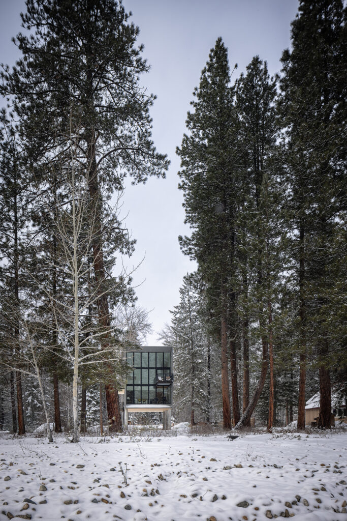 Wenatchee river cabin / wittman estes