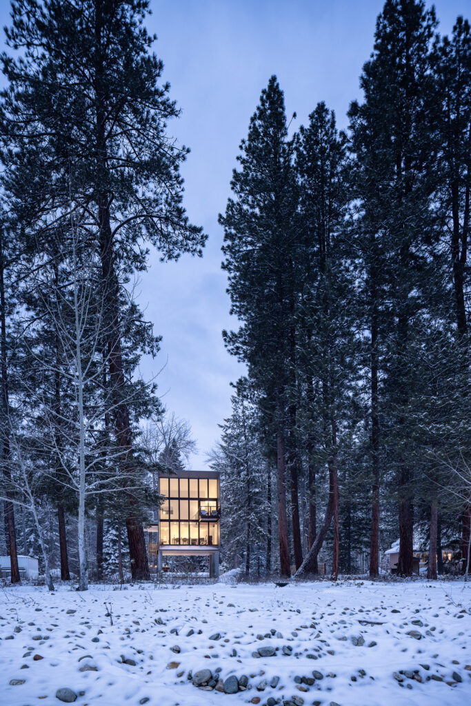 Wenatchee river cabin / wittman estes