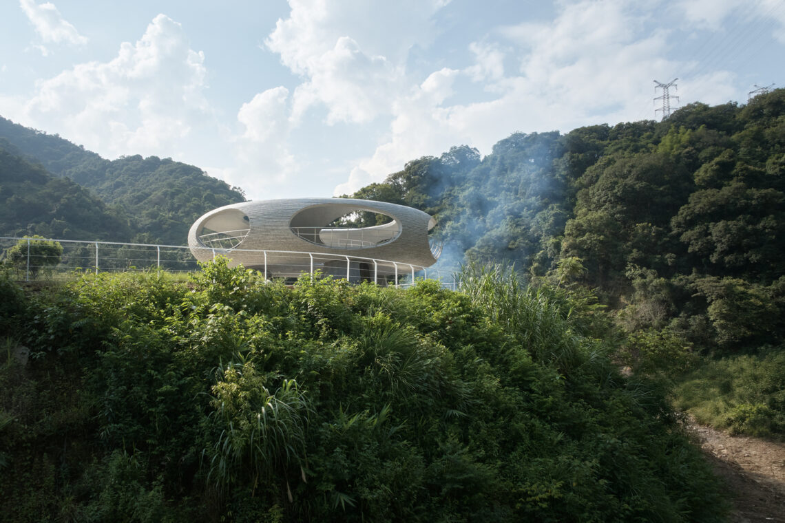 Resting loop with views / hcch studio