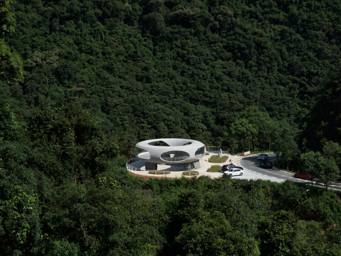 Resting loop with views / hcch studio