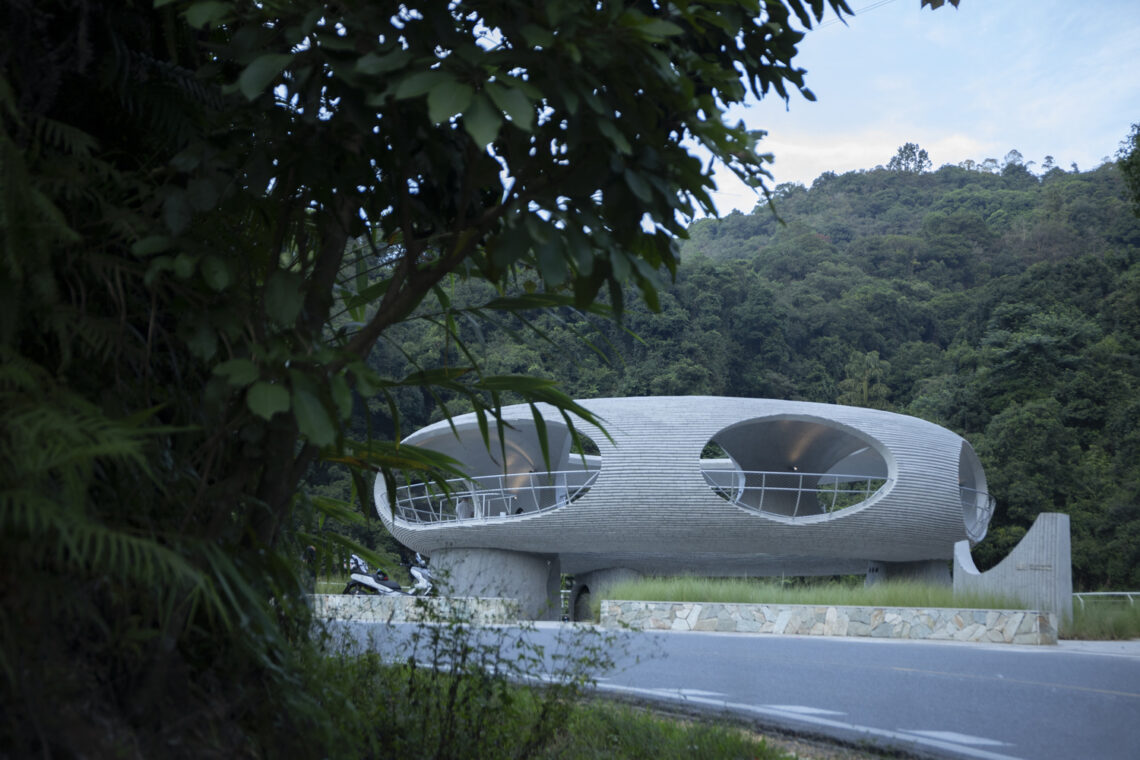 Resting loop with views / hcch studio