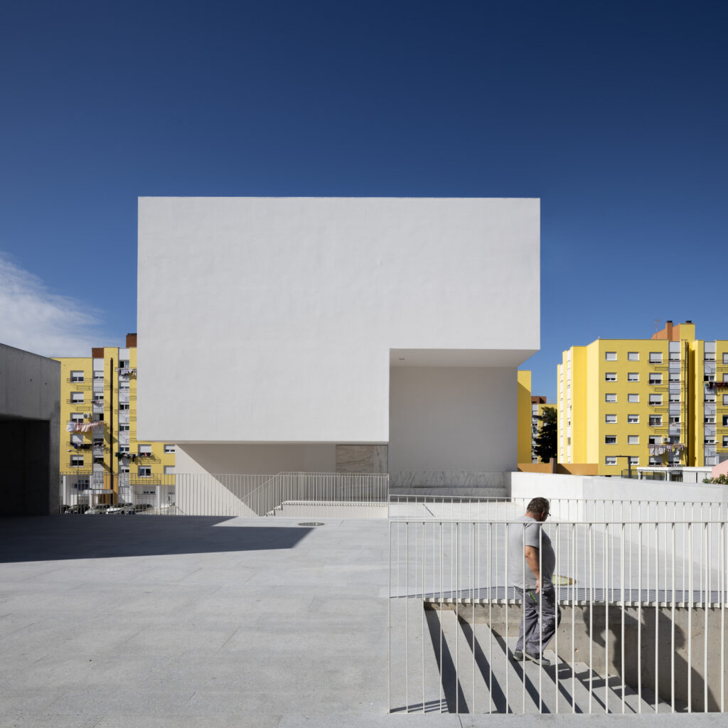 São José Da Boavista Church And Parish Center / Matos Gameiro Arquitectos + Atelier Bugio 5 São josé da boavista church and parish center / matos gameiro arquitectos+atelier bugio