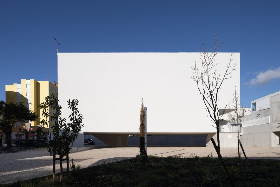 São José Da Boavista Church And Parish Center / Matos Gameiro Arquitectos + Atelier Bugio 14 São josé da boavista church and parish center / matos gameiro arquitectos+atelier bugio
