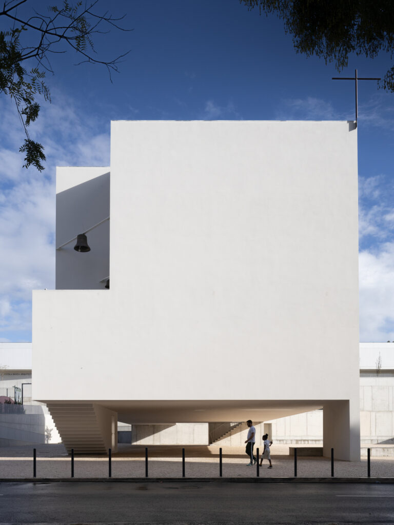 São José Da Boavista Church And Parish Center / Matos Gameiro Arquitectos + Atelier Bugio 11 São josé da boavista church and parish center / matos gameiro arquitectos+atelier bugio