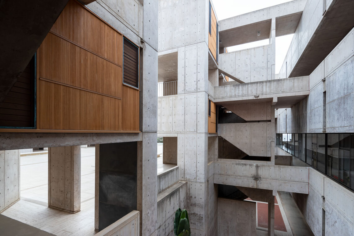 Salk Institute / Louis Kahn | Classics On Architecture Lab 13 Salk institute / louis kahn | classics on architecture lab