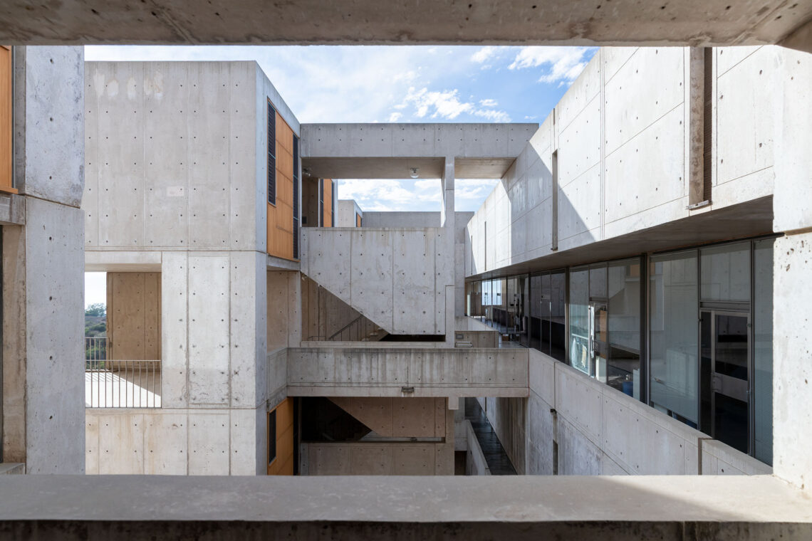 Salk Institute / Louis Kahn | Classics On Architecture Lab 64 Salk institute / louis kahn | classics on architecture lab