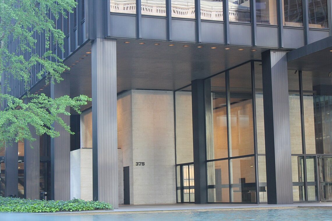 Seagram building / mies van der rohe | classics on architecture lab
