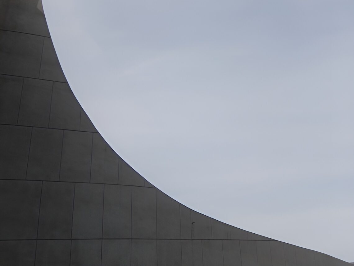 Yoyogi National Gymnasium / Kenzo Tange | Classics On Architecture Lab 14 Yoyogi national gymnasium / kenzo tange | classics on architecture lab
