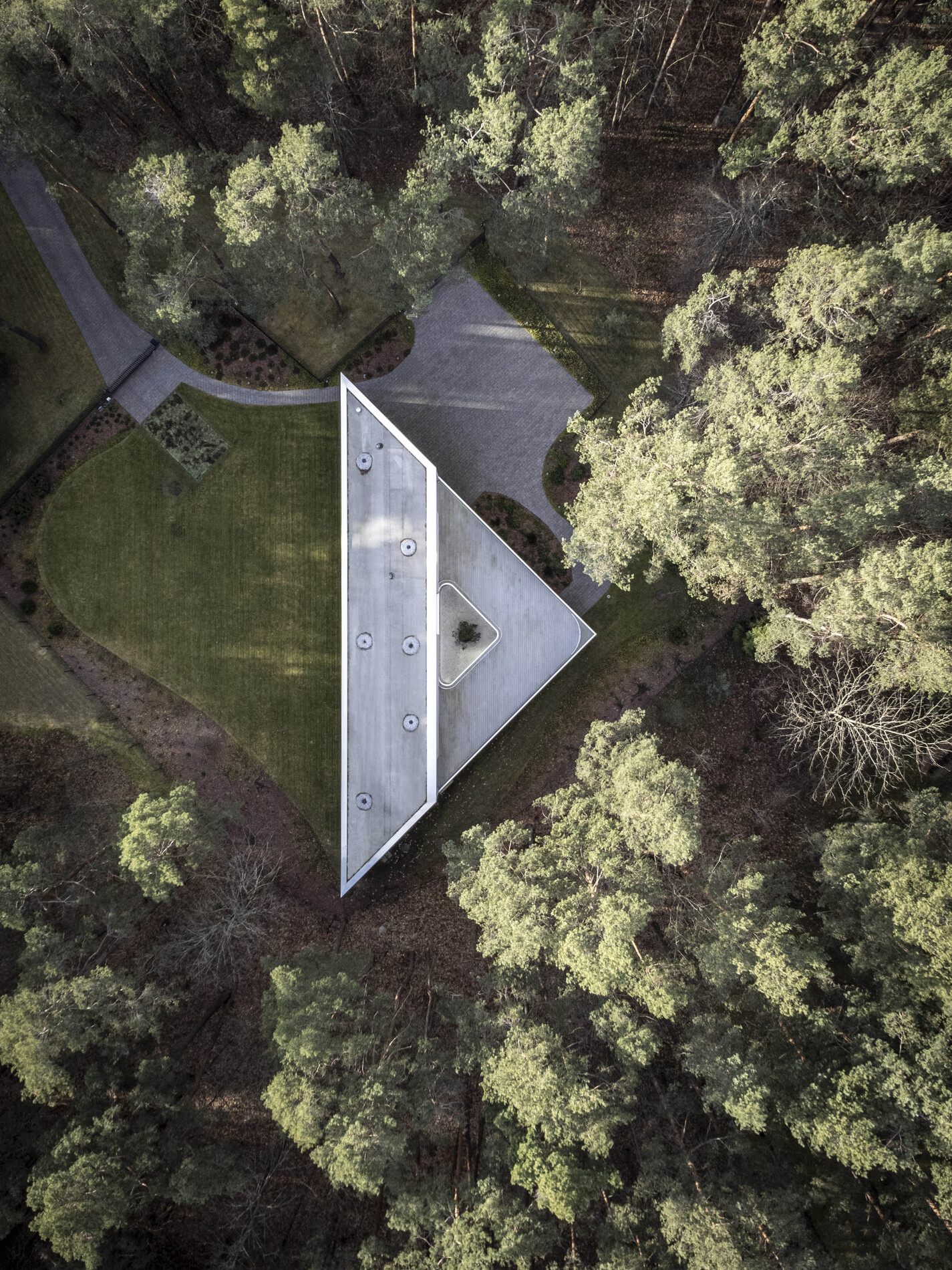 01_Trim House_Credits Jakub Certowicz Trim house / kwk promes