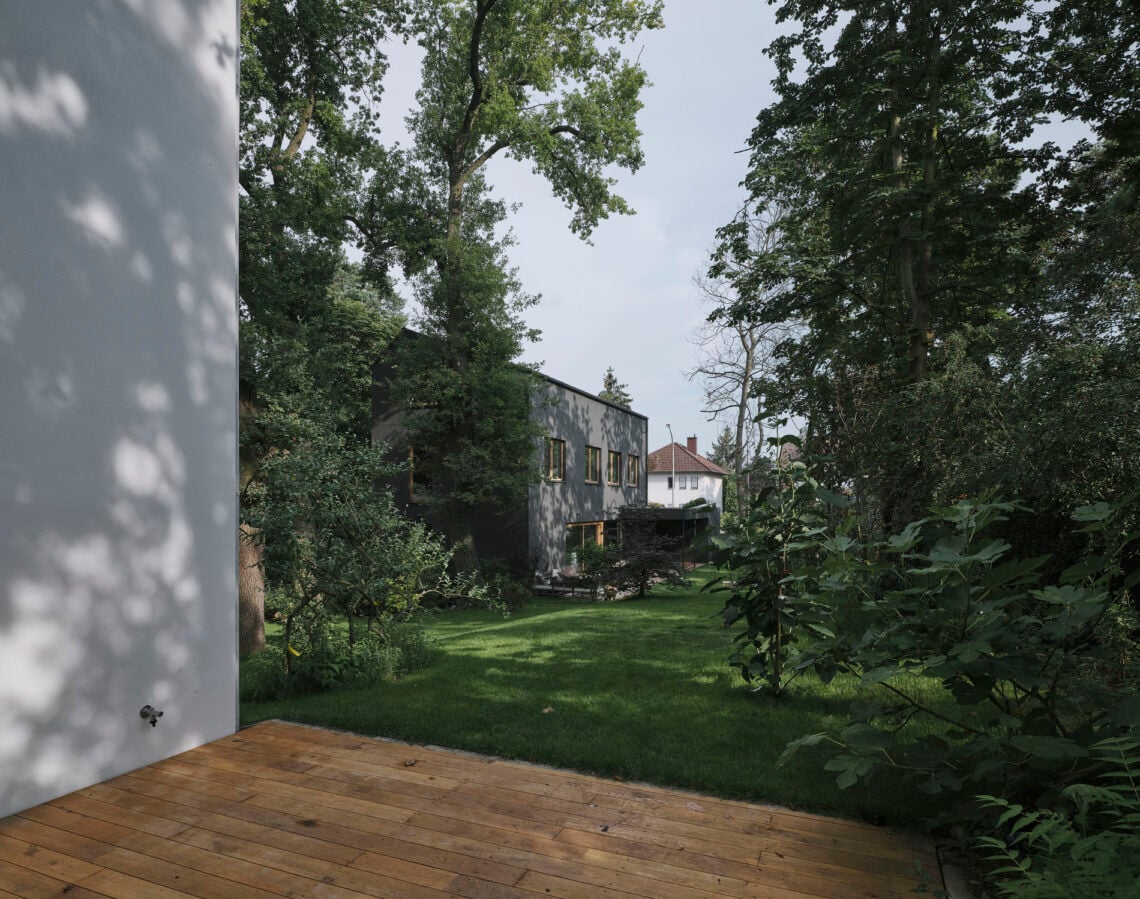 White House / Henning Grahn Architektur + Marc Flick – Architekt Bda + Christian Stock 14 Black & white house / henning grahn architektur + marc flick – architekt bda + christian stock