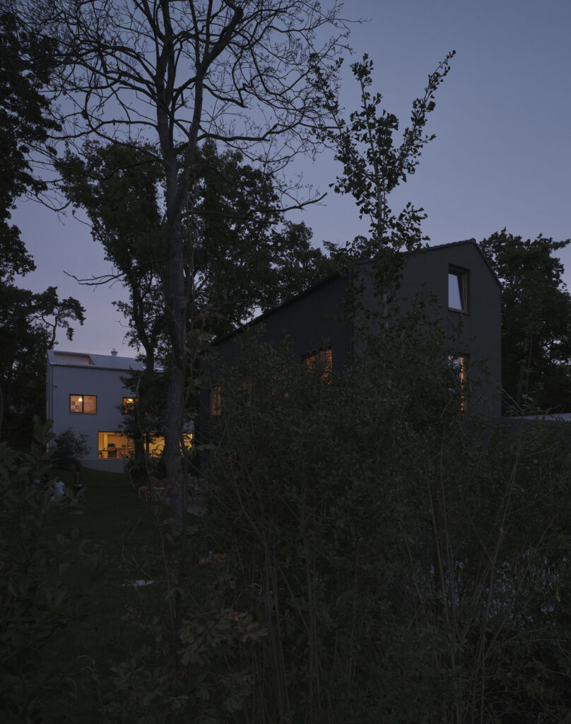 Black House / Henning Grahn Architektur + Marc Flick – Architekt Bda + Christian Stock 8 Black & white house / henning grahn architektur + marc flick – architekt bda + christian stock